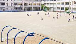 競技場・学校・公園など